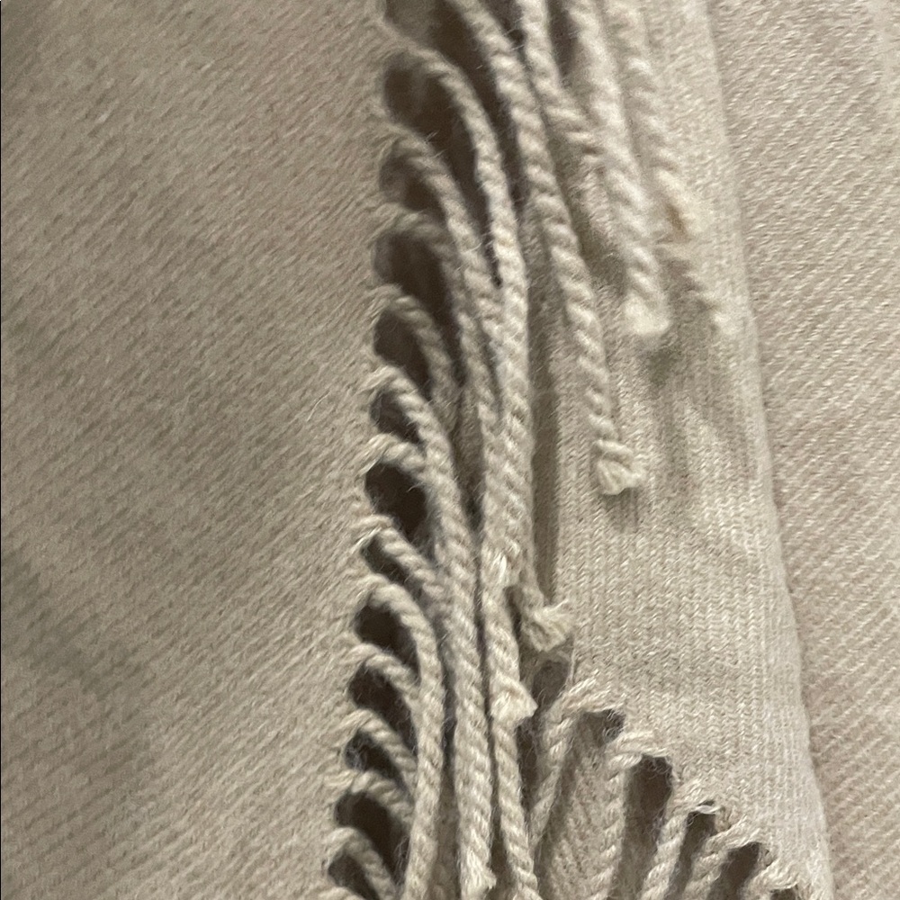 Vineyard Vines Beige Fringe Open Front Vest - Picture 8 of 9